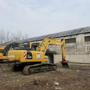 รถขุดโคมัตสึ PC220 มือสอง 22 ตัน นำเข้าจากญี่ปุ่น ระบบไฮดรอลิก แบบตีนตะขาบ สำหรับงานก่อสร้าง - Product Image 1