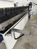 Presse plieuse électro-hydraulique CNC 110T 2500mm, machine de pliage synchronisée pour tôles avec butée arrière