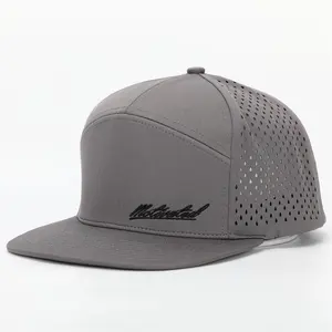 Gorro personalizado de alta calidad con 7 paneles bordados, gorra plana gris, resistente al agua, agujeros perforados, Snapback perforado