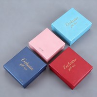 Boîte cadeau en carton kraft de luxe avec logo personnalisé, boîte d'emballage avec couvercle pour bijoux, colliers, bagues, boîte en papier avec éponge