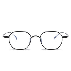 Montura de gafas de titanio puro para hombres y mujeres, monturas de gafas cómodas ultraligeras, gafas graduadas ópticas para lectura de <span class=keywords><strong>miopía</strong></span> - Product Image 4