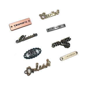 עיצוב אופנה חרוט שם מותג מתכת תוויות תג לוגו עבור בגדים - Product Image 3