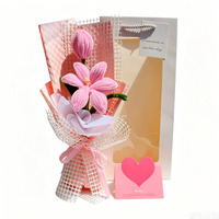 Ramo de Tulipanes de Chenilla Hecho a Mano - Diseño Moderno, Regalo Romántico y Duradero para el Día de San Valentín, Día de la Madre, Graduación
