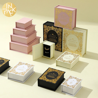 Confezione di Lusso: Scatola per Gioielli a Forma di Libro con Logo in Lamina d'Oro e Chiusura Magnetica Personalizzabile per Packaging di Gioielli di Alta Gamma