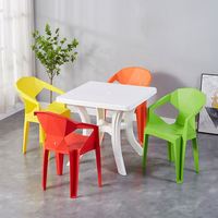 Ensemble table et chaises d'extérieur empilables et durables, directement de l'usine, pour maisons de vacances, maisons d'hôtes et hôtels de charme