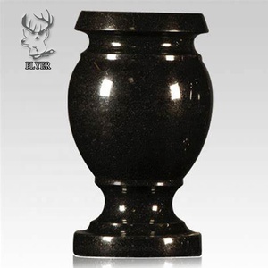 Vase de monument personnalisé en granit noir, pot à fleurs pour pierre tombale, urne pour cimetière, vases commémoratifs - Product Image 2