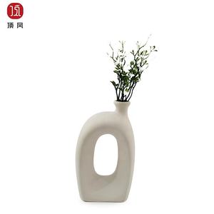 कस्टम लोगो रचनात्मक आधुनिक सादा रंग असामान्य आकार इनडोर सजावट पोर्सिलाइन अद्वितीय vases - Product Image 2