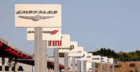 Pylône publicitaire LED rétroéclairé sur mesure pour station-service intérieure, avec affichage des prix et écran d'informations sur le carburant, fabriqué en usine