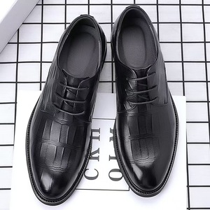 Zapatos Formales de Cuero Transpirables para Hombre, Estilo Coreano y Británico, Zapatos de Vestir Casuales de Negocios para Hombres Jóvenes de Verano - Product Image 2