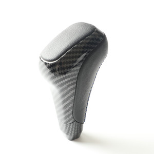 Pommeau de levier de vitesse pour Toyota 4Runner Tundra, ergonomique, en cuir avec garniture en bois et fibre de carbone, finition noir mat - Product Image 3