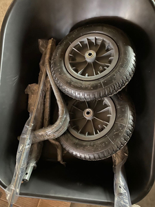 Dos ruedas WB5405 WB6211 Bandeja de plástico australiana Carretilla Carretillas de construcción con ruedas dobles - Product Image 4