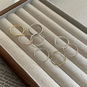 Anillo de Pareja Sencillo de Acero Inoxidable Chapado en Oro de 18K con Diseño de Rosa Elegante, Joyería Femenina para Mujer, Venta al Por Mayor - Product Image 5