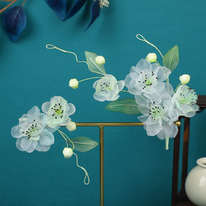 Nouvelle conception originale, faite à la main, épingle à cheveux douce en fleur de poirier verte et fraîche, accessoire capillaire de style antique, pour cheveux Hanfu. - Product Image 1