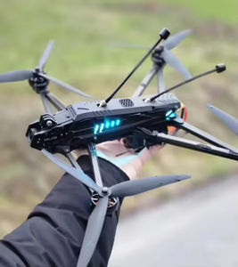 Hélices de Fibra de Vidrio y Nylon April International 1050-3 FPV Cinelifter Negras de 3 Aspas, 1 Par de 10 Pulgadas CW CCW para Drones Multirrotor - Product Image 3