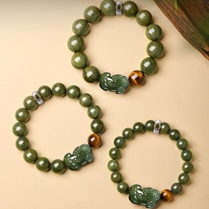 Bracelet perlé unisexe en bois de santal vert naturel de style vintage, orné de perles de jade Hetian, Pixiu, signe du zodiaque et Bouddha, pour la prière - Product Image 3