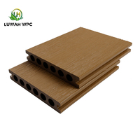 Co-extrusion extérieure Plancher de terrasse creux carré en WPC Plancher coiffé en relief