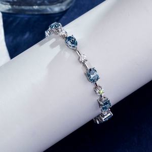 Bracelet tennis en diamant de laboratoire fantaisie en or 18 carats MSB-636 18 cm - Product Image 1