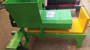 Longmiao – Broyeur hydraulique carré avec moteur et boîte de vitesses pour l'alimentation du bétail et la manutention de l'herbe – Machine agricole facile à utiliser - Product Image 5