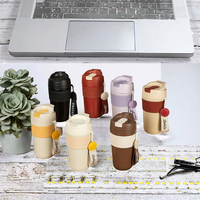 Mug Kopi Vakum Isolasi 24 oz dari Baja Tahan Karat 304 dengan Sarung Silikon, Tutup Lipat, Tali Pergelangan Tangan yang Dapat Dilepas - Desain Sporty