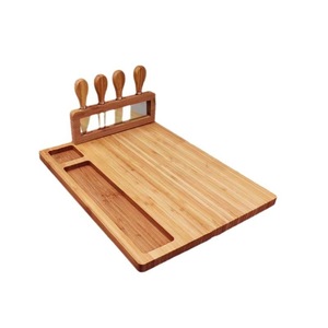 Tabla de Quesos de Bambú Cuadrada con Juego de Cuchillos para Servir y Cortar Queso, Frutas y Pan - Product Image 5