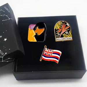 Bán Buôn Trâm Pins Của Phụ Nữ Ve Áo Pin Thiết Kế Dễ Thương Laser Khắc Tùy Chỉnh Phù Hiệu Tùy Chỉnh Kim Loại Men Pins - Product Image 5