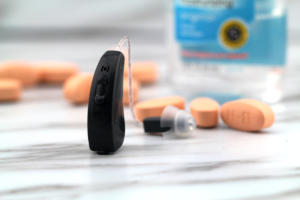 מכשיר שמיעה דיגיטלי מיני עם 4 ערוצי עיצוב חדש סוג ric ידידותי לסביבה עבור אובדן שמיעה בינוני עד חמור אובדן שמיעה - Product Image 4