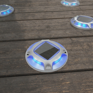 Lampes solaires LED d'extérieur pour quai et terrasse, indice IP67, 8 LED, résistantes à l'eau, RGB, avec capteur de lumière, rechargeables, à intensité variable, faciles à installer - Product Image 1