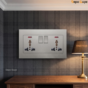 Presa a Muro Industriale Grigia UK 13A con USB Tipo C 18W Ricarica Rapida, Spina Universale, Pannello a 4 Gang per Interruttore Elettrico PC e Presa di Corrente - Product Image 5