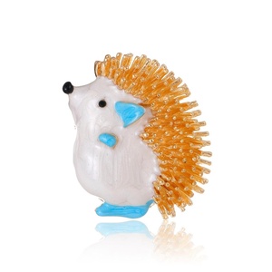 Spilla in lega smaltata a forma di <span class=keywords><strong>riccio</strong></span> cartone animato con spine arancioni, spilla da bavero alla moda a forma di animale, regalo - Product Image 1