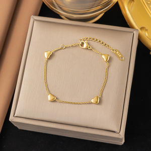 Pulsera de <span class=keywords><strong>Corazón</strong></span> Chapada en Oro de 18K, Pulsera de Acero Inoxidable para Mujer, Moderna y Versátil, Venta al Por Mayor - Product Image 4