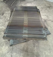 Sélection précise des matériaux, pressée solidement sans aucun craquellement, plaque perforée formée dans une seule pièce.