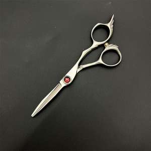 Tijeras Profesionales para Cabello de 5 Pulgadas, Planas, de Acero Inoxidable 440C, para Diestros, Uso en Salón de Belleza - Product Image 3