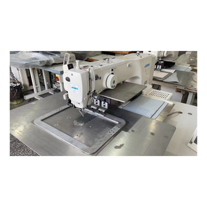 Machine à coudre industrielle informatisée Juki 221 d'occasion avec une portée de couture de 300*200 mm - Product Image 1