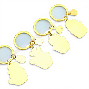 Llavero de Aleación de Zinc con Trébol de Cuatro <span class=keywords><strong>Hojas</strong></span>, Estilo Ligero y Lujoso, Regalo Pequeño para San Valentín o Qixi, Colgante con Planta Verde - Product Image 1