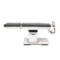 Table chirurgicale orthopédique en fibre de carbone radiotransparente pour la chirurgie de la colonne vertébrale et des traumatismes avec accès à un bras en C à colonne latérale unique