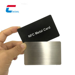 Échantillon gratuit noir mat or argent Nfc hybride carte en métal Ntag 213 puce cachée carte en métal pour carte de visite - Product Image 1
