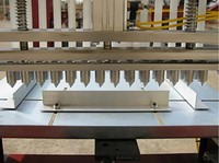 Semoir semi-automatique motorisé pour semis de légumes, herbes et fleurs, usage en serre agricole, capacité de 120 plateaux/heure