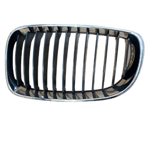 51137166440 Marco Cromado de la Parrilla Delantera Derecha para <span class=keywords><strong>BMW</strong></span> Serie 1 <span class=keywords><strong>E81</strong></span> E82 E87 E88 116i <span class=keywords><strong>116d</strong></span> 118i 118d 120i 120d 128i 135i M Coupé - Product Image 1
