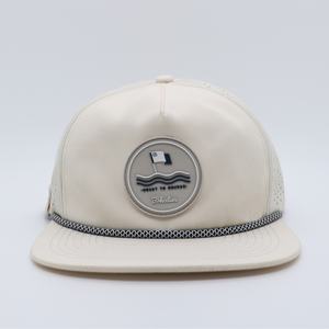 Casquette de sport unisexe 5 panneaux en PVC et caoutchouc, personnalisable, haute qualité, pour cyclisme et alpinisme, avec design perforé découpé au laser et tissu imprimé - Product Image 2