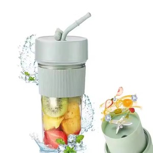 Mini Licuadora Portátil Recargable y Vaso Mezclador Automático USB para Batidos de Frutas con Seis Cuchillas, Ideal para Regalo - Product Image 6