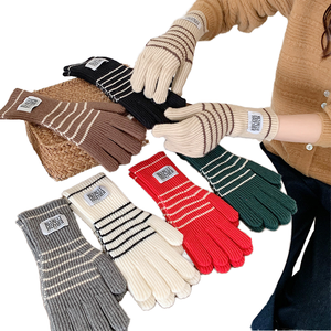 ถุงมือกอล์ฟฤดูหนาวสำหรับผู้ชายมือขวา คุณภาพสูง หนังคาเบรตต้าพรีเมียม เป็นมิตรกับสิ่งแวดล้อม ทนทาน คลาสสิก สีทอง/เหลือง สำหรับเล่นกีฬา - Product Image 1