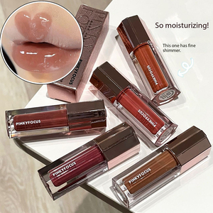 ลิปกลอสเนื้อลิควิดวีแกนติดทนนาน สูตรเพิ่มความชุ่มชื้น ให้ริมฝีปากดูอวบอิ่ม เงางามแบบกระจก ปกปิดปานกลาง - Product Image 6