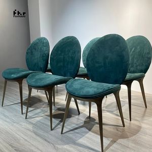 Sillas de restaurante elegantes de terciopelo Material de color personalizable Patas de madera maciza para sillas de sala de estar - Product Image 2