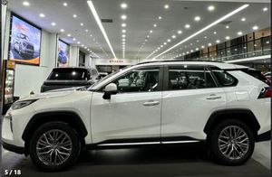 Autos Usados GAC <span class=keywords><strong>Toyota</strong></span> Wildlander 2023, Vehículo Usado, SUV Compacto 4x4, Edición Luxury PLUS, Gasolina 2.0L, Vehículos Usados - Product Image 5