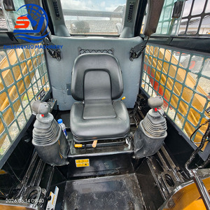 Cargadora Compacta Caterpillar CAT 299D3 Modelo 2025 América, Carga Nominal de 1580 kg, Motor de 73 kW, Bomba Hidráulica con Piezas Originales - Product Image 4