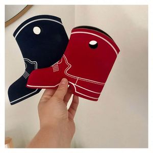 Funda para taza con forma de bota navideña festiva - Product Image 2