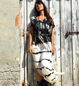 ชุดเดรสมัดย้อมผ้าบาติกของผู้หญิง,ชุดเดรสมัดย้อมสไตล์บาหลีดีไซน์เนอร์ - Product Image 1