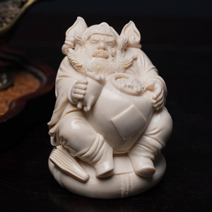 Figurine sculptée en ivoire de mamouth naturel Tian Shi Zhong Kui, pièce rétro de style chinois traditionnel, objet à tenir à la main, animal de compagnie du thé, pour table à thé - Product Image 4