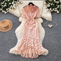 Robe décontractée élégante rose en dentelle ajourée pour femme, à manches courtes, col nœud, ourlet sirène, pour les fêtes et le quotidien