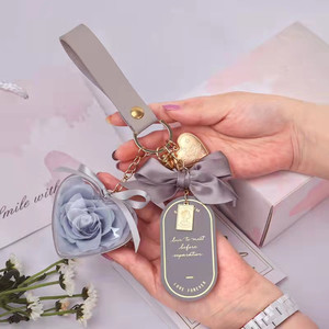 LLavero <span class=keywords><strong>de</strong></span> rosa <span class=keywords><strong>de</strong></span> decoración natural <span class=keywords><strong>de</strong></span> alta calidad, regalo <span class=keywords><strong>de</strong></span> Navidad casero - Product Image 5